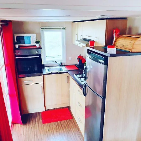 Кемпинг Campings Les Pins Maritime Йер